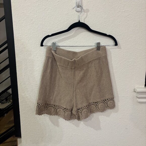 Abercrombie and Fitch Tan Knit Shorts Scalloped - Picture 2 of 4